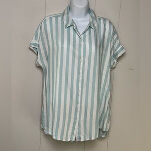 beachlunchlounge Rayon Blend Light Blue/White Striped Cap Sleeve Button Up Sz M
